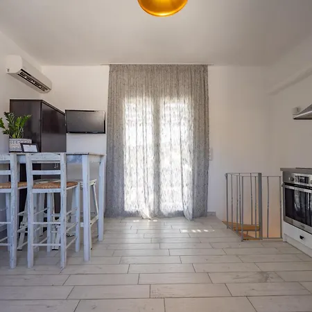 Depis Luxury Naxos Apartment *